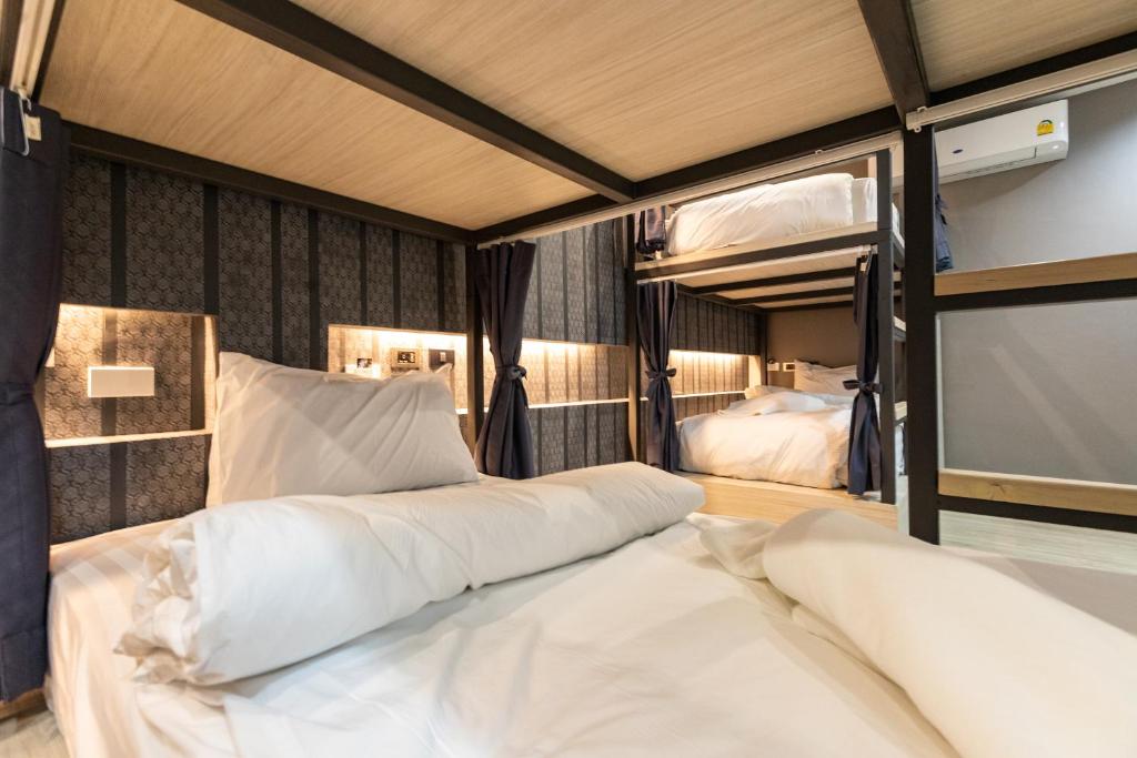 Baan Kun Mhor Hostel บ้านคุณหมอโฮสเทล